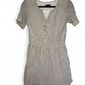 Gap size S linen vibes thigh length dress with stripes